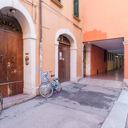 Piazza Maggiore - Il Sentiero With Private Garden Apartman Bologna